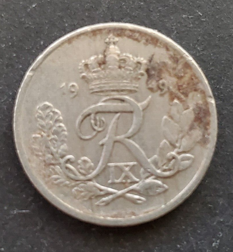 Denmark, nice 1949 10 ore coin