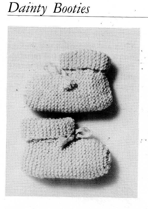 DAINTY BOOTIES KNITTING PATTERN