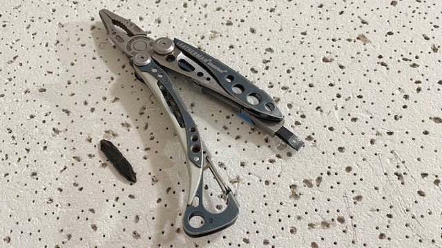 Leatherman Skeletool Stainless Steel Blue Multi Tool Pliers, Combo Blade Knife,