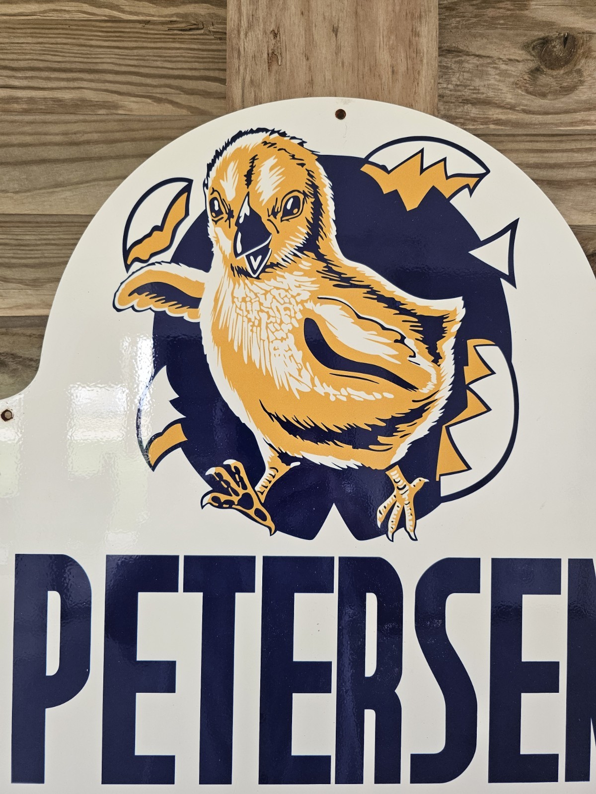 RARE VINTAGE PETERSEN HATCHERY, SOMERS IOWA 24"X 17" PORCELAIN SIGN SUPER NICE