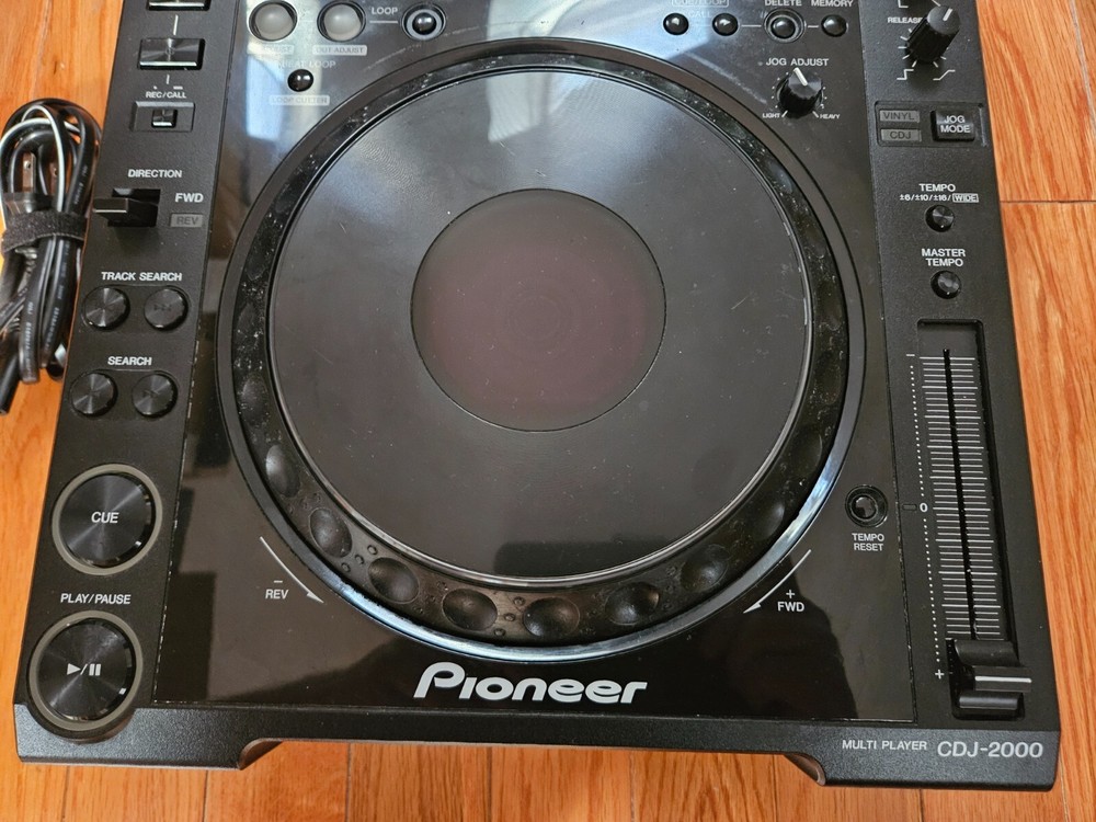 Pioneer CDJ-2000 Professional DJ Multi Player Digital Turntable CDJ2000 USED
