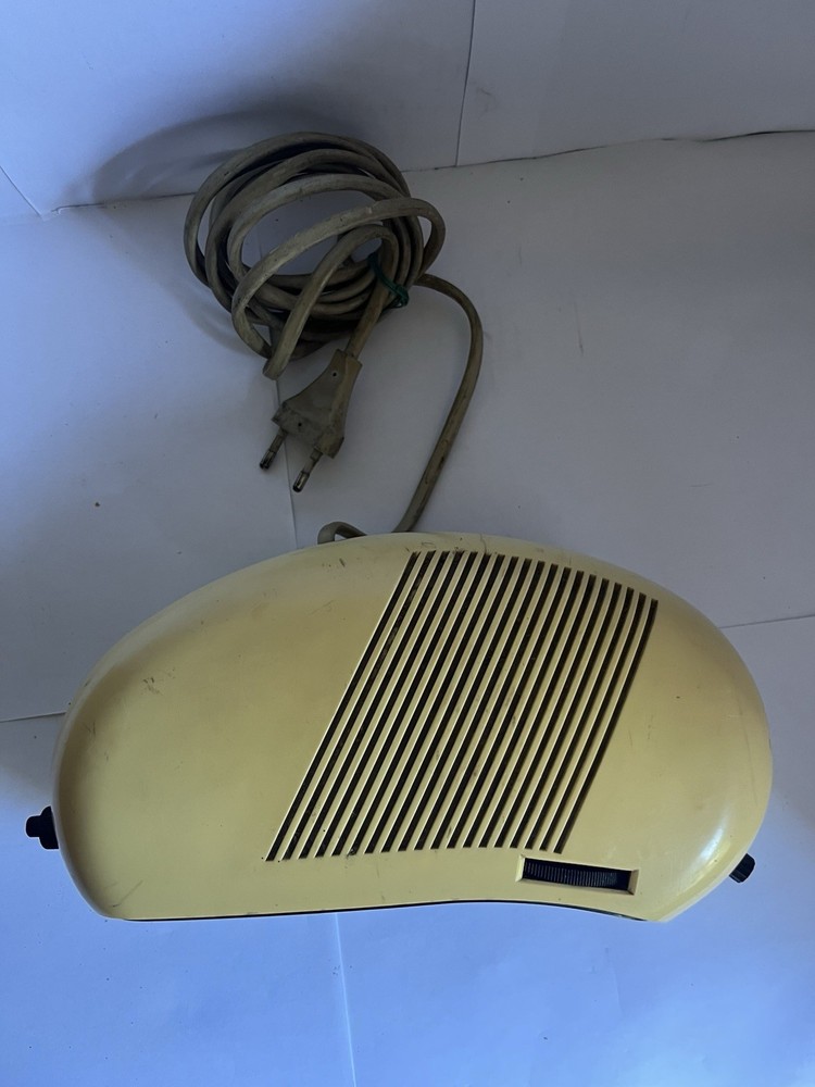 Original Model DC-1600 Plug Digital Clock Radio