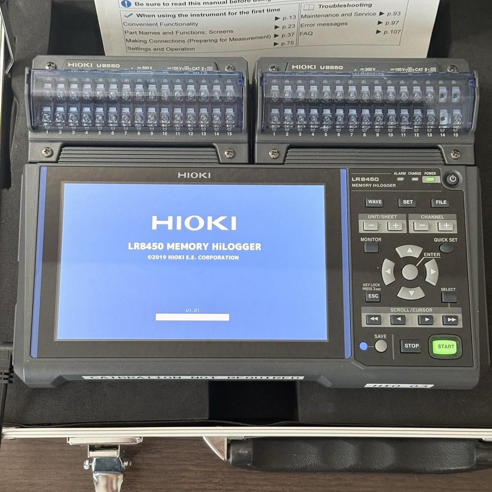 Hioki Data Memory Logger HiLogger LR8450 With (2) Voltage Temp Unit U8550