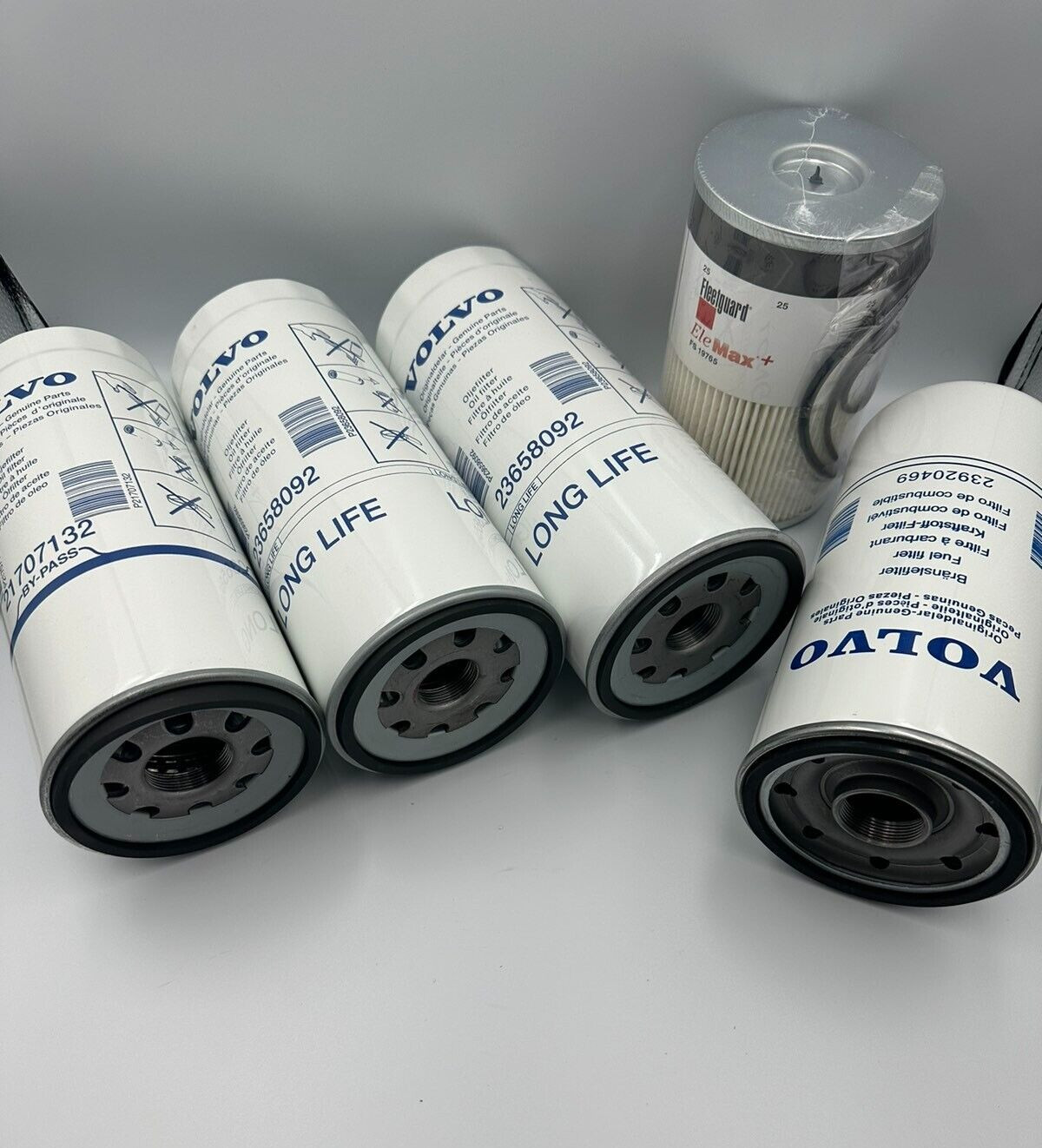 NEW Filter Kit Volvo D13 Oil, Fuel Filters 21707133 (2),21707132,23920469,19765
