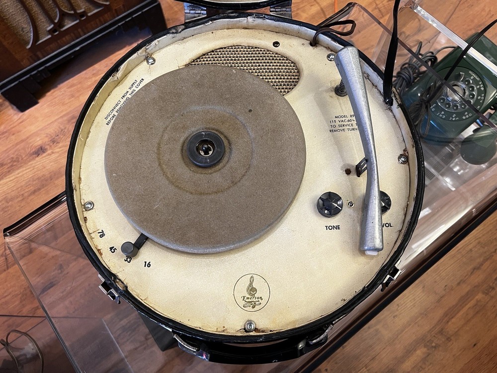 Emerson Hatbox style phonograph