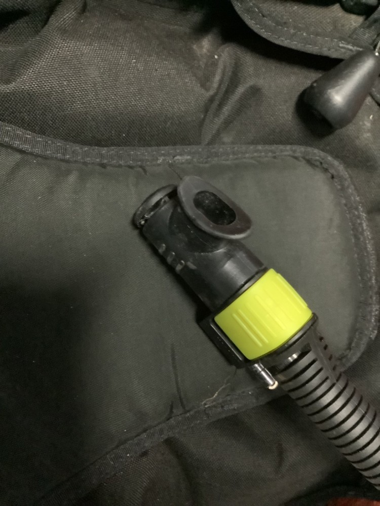 Aqualung Wave BCD Size Medium. Used