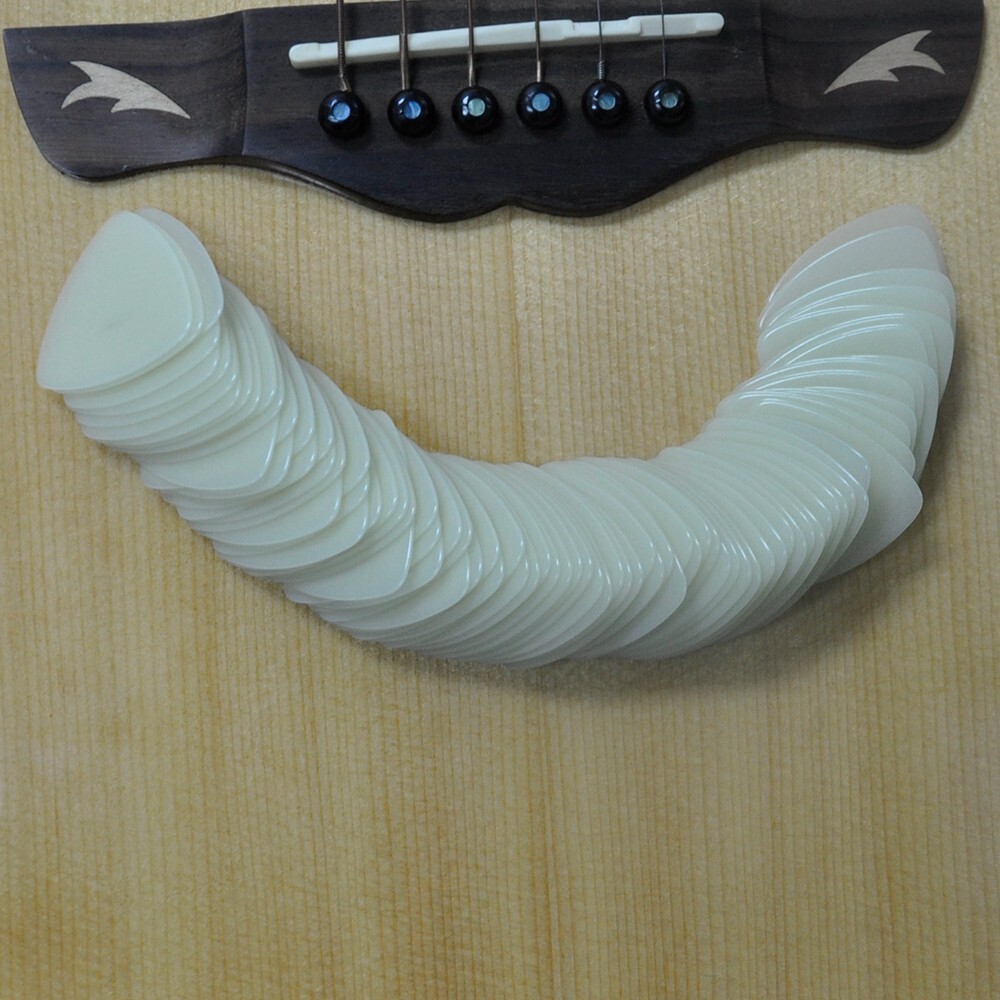 100pcs HEAVY 0.96mm Big Rounded Triangle Celluloid Guitar Picks Glow In The Dark