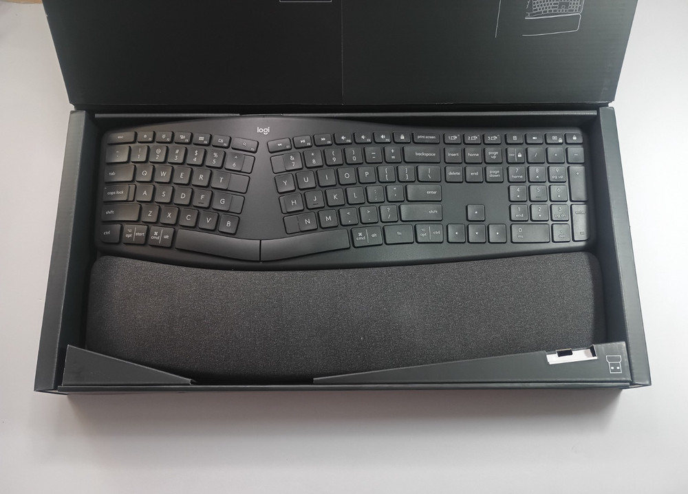 Logitech Ergo K860 Wireless Ergonomic Keyboard / Split Keyboard + Dongle / Box