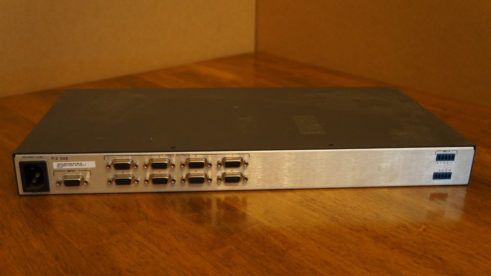 EXTRON P/2 DA8 VGA DISTRIBUTION AMPLIFIER