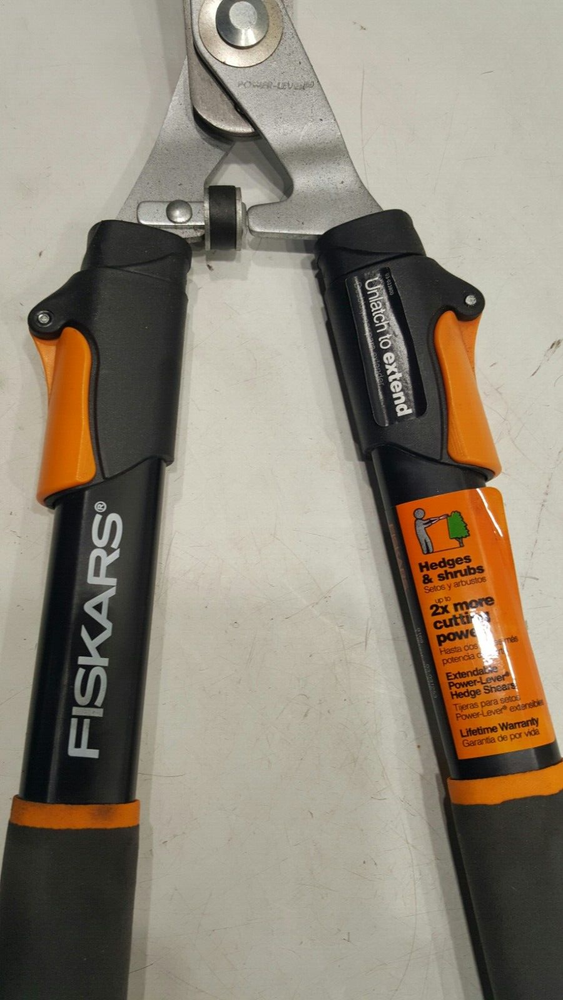 Fiskars Power-Lever 25-33" Extendable Hedge Shear, New
