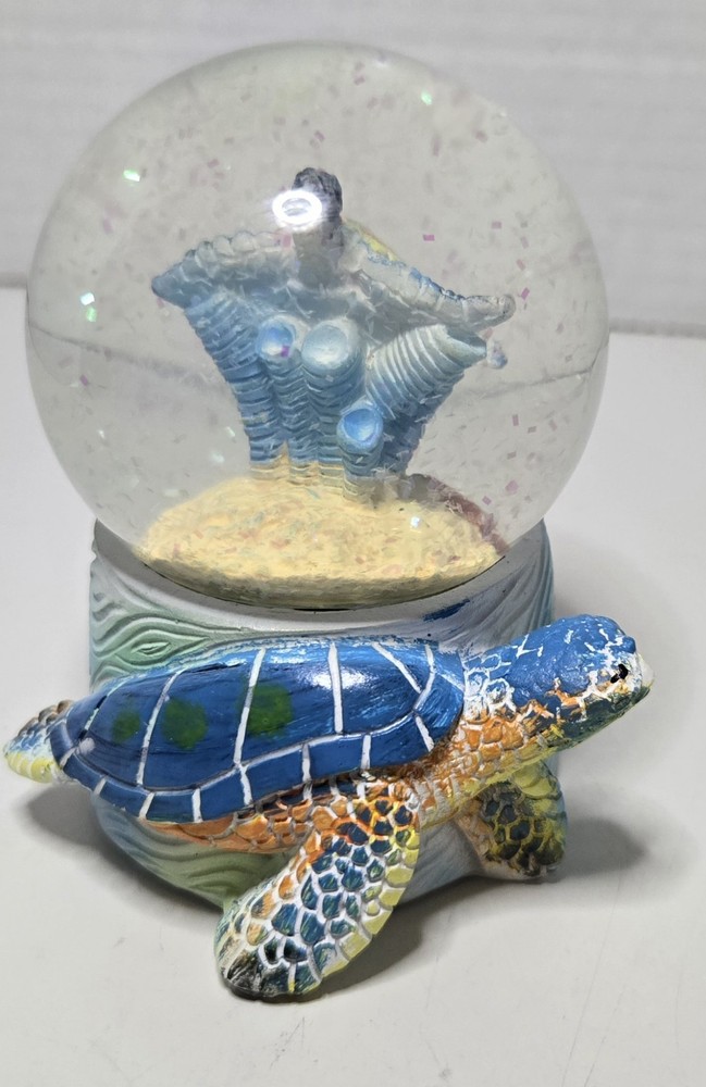 Myrtle Beach, SC Sea Turtle, Ocean Snow Globe with 3D & Glittery Visual Effect