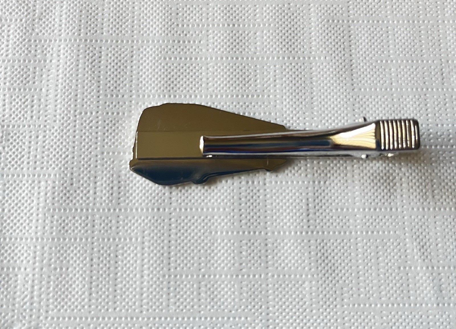 MTA NYCT Tie Clasp.New Flyer CNG Select Bus In Silver