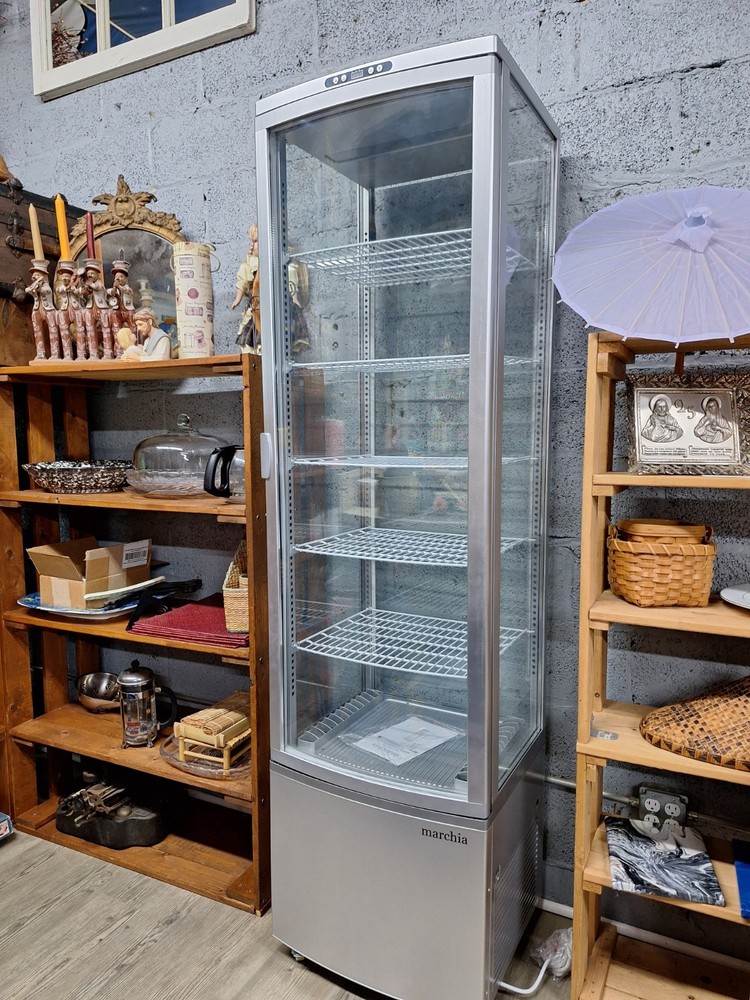 Convenience Store & Bakery Display Cases