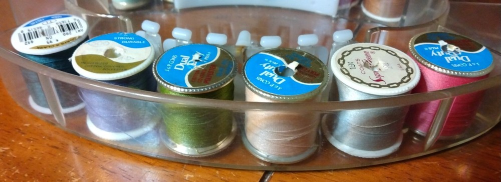 Vintage Thread Master Clear Plastic Sewing Organizer With 12 Spools