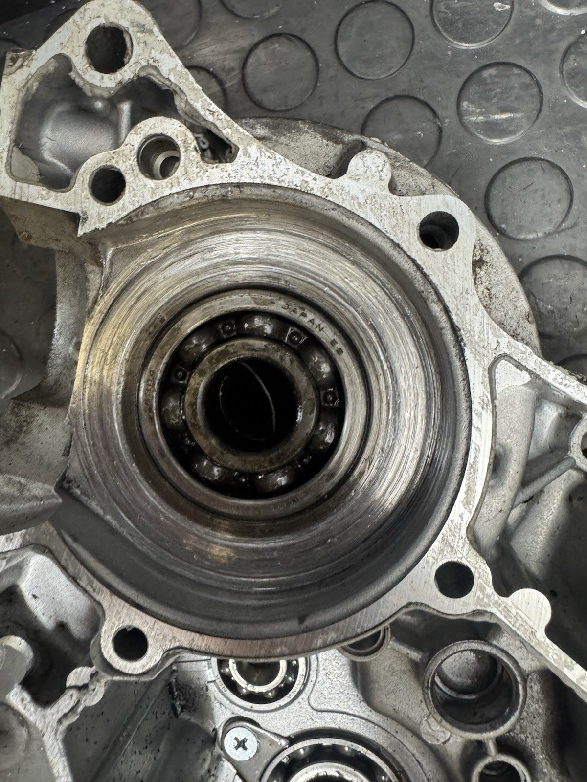 01 02 03 04 05 Kawasaki KX85 KX100 GENUINE OEM CRANKCASE SET L & R CASES