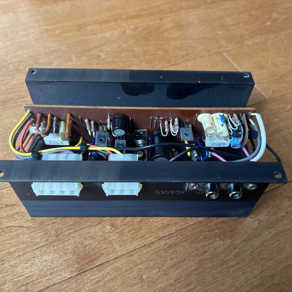 Yamaha amplifier with Hitachi 2SC897B