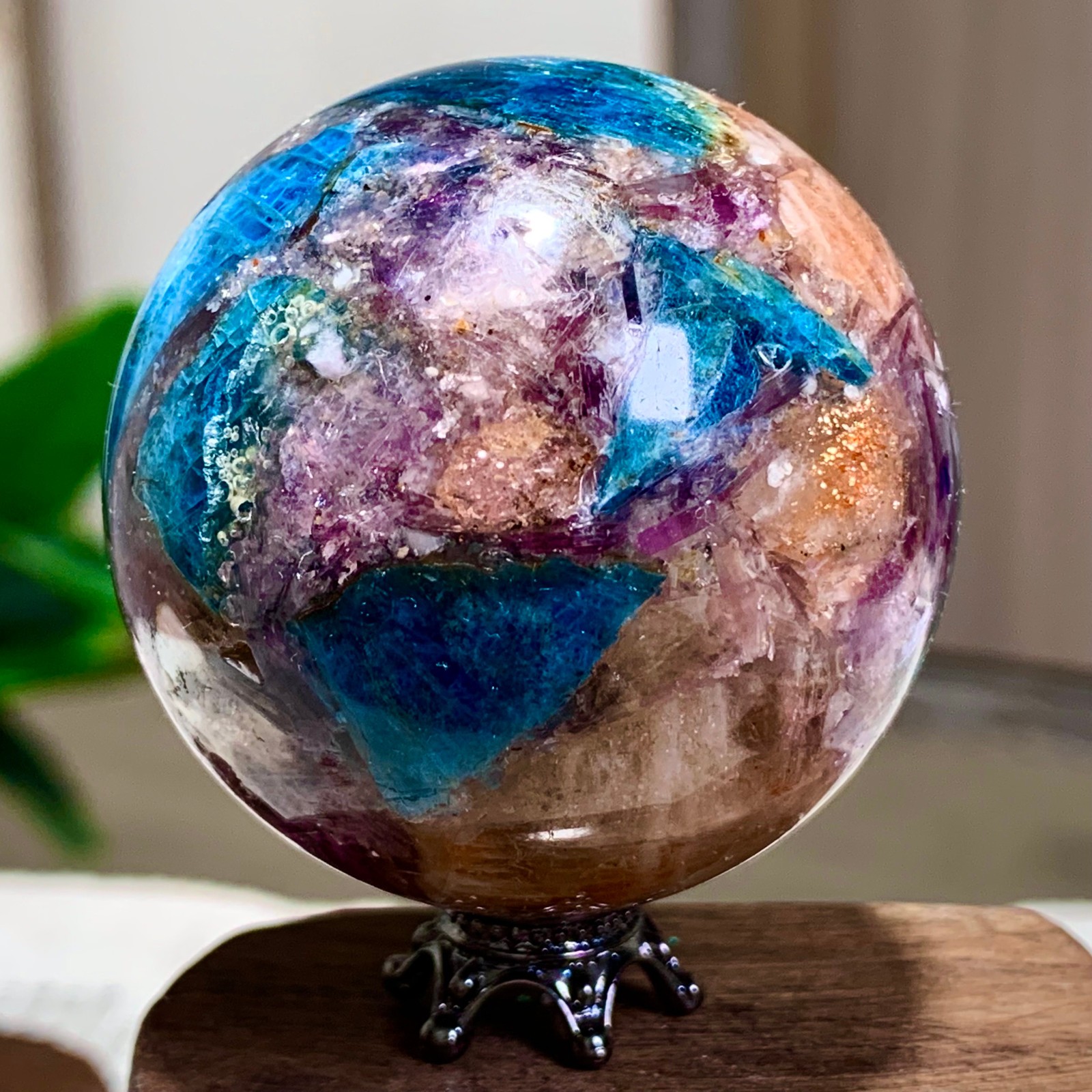 132G Natural Blue Aptite +Sun Stone purple lepidolite Sphere mineral sample