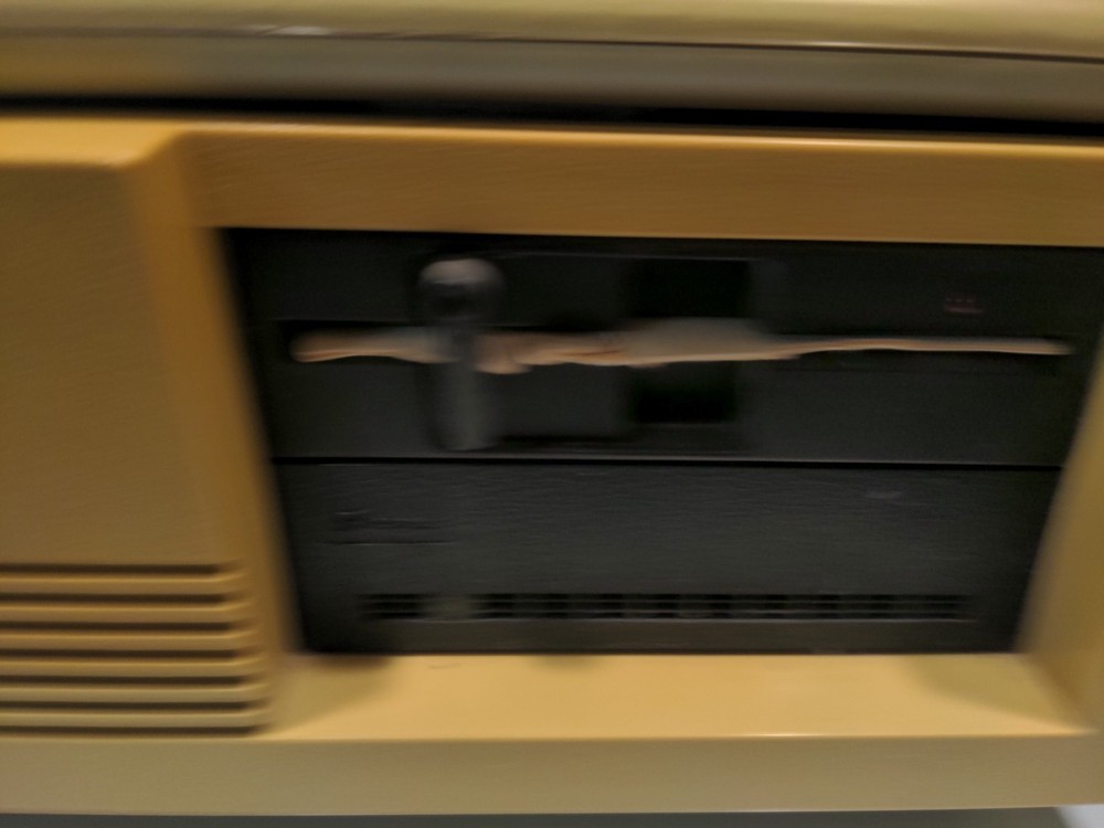 Vintage DTK DATA-1000 Desktop Computer Turns on - untested