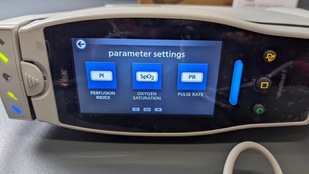 Masimo Radical 7 Pluse Oximeter Spo2 touchscreen wifi bluetooth - Unit Only