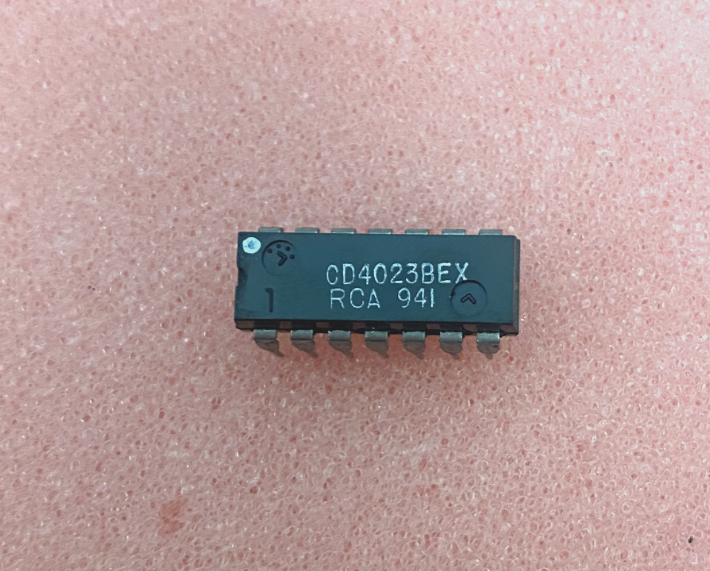 RCA CD4023BEX CMOS TRIPLE 3-INPUT NAND GATE