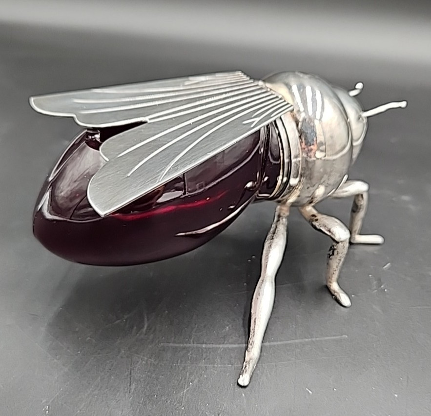 VINTAGE SILVERPLATE RUBY RED GLASS FIGURAL BEE HONEY POT BY IRONGATE PRODUCTS