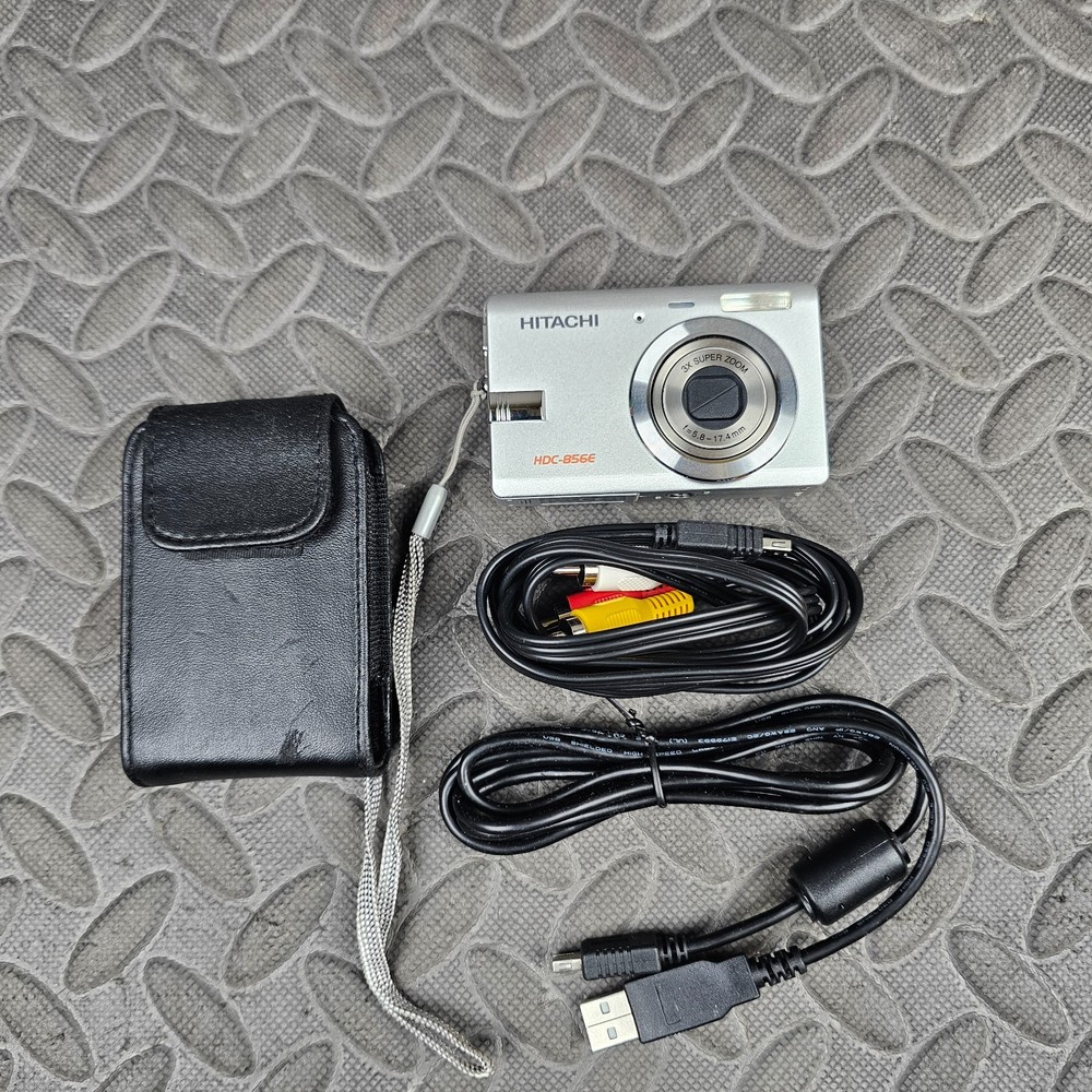 Hitachi HDC-856E Digital Compact Camera 8.0MP 3x Optical Zoom Silver - Untested