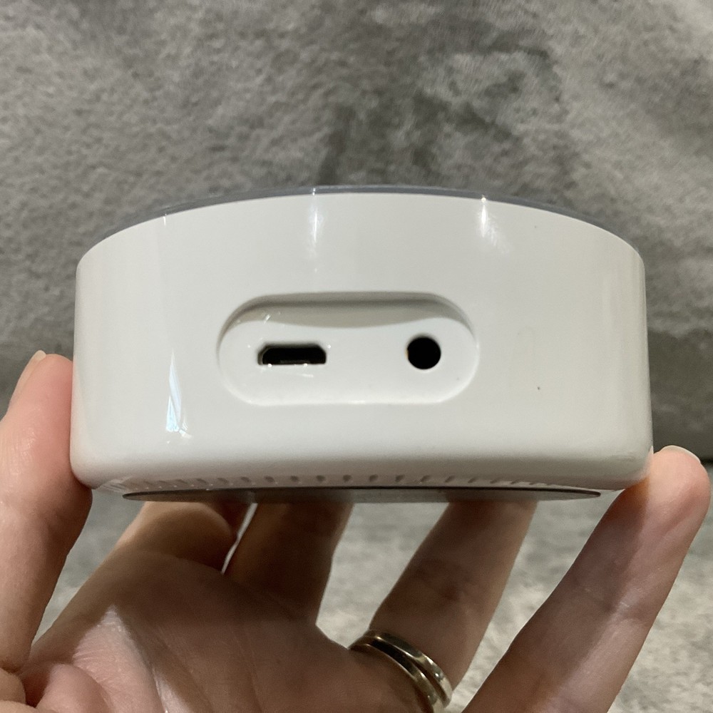 Amazon Echo Dot 2nd Generation Smart Speaker - White (RS03QR) With Cable