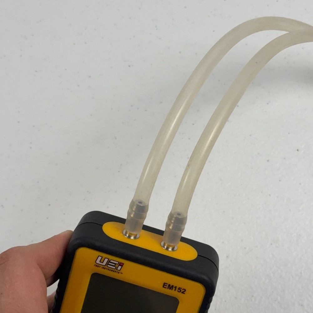 UEI EM152 Dual Differential Digital Manometer TESTED WORING