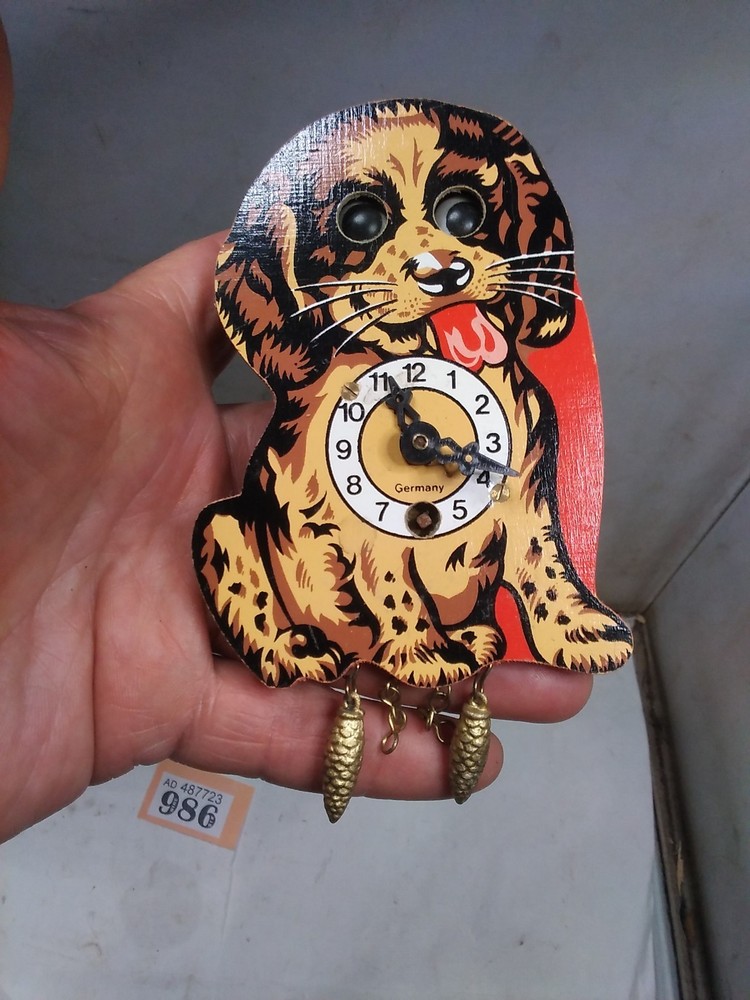 Vintage Googly Eye Dog Clock