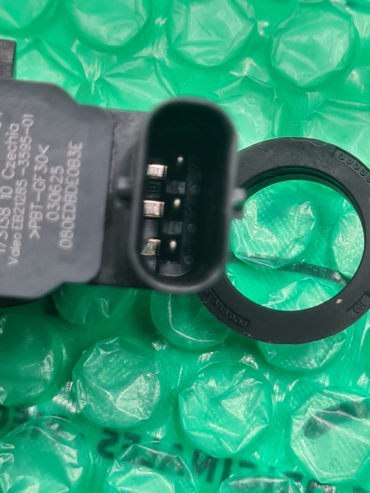 66205A2DA43 NEW OEM BMW Parking Sensor