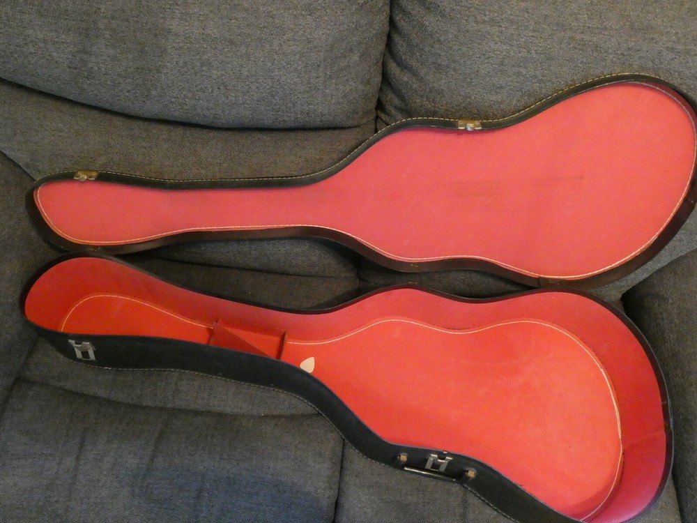 Harmony Classical Guitar - Model 762H910 - c. 1962 - original case.