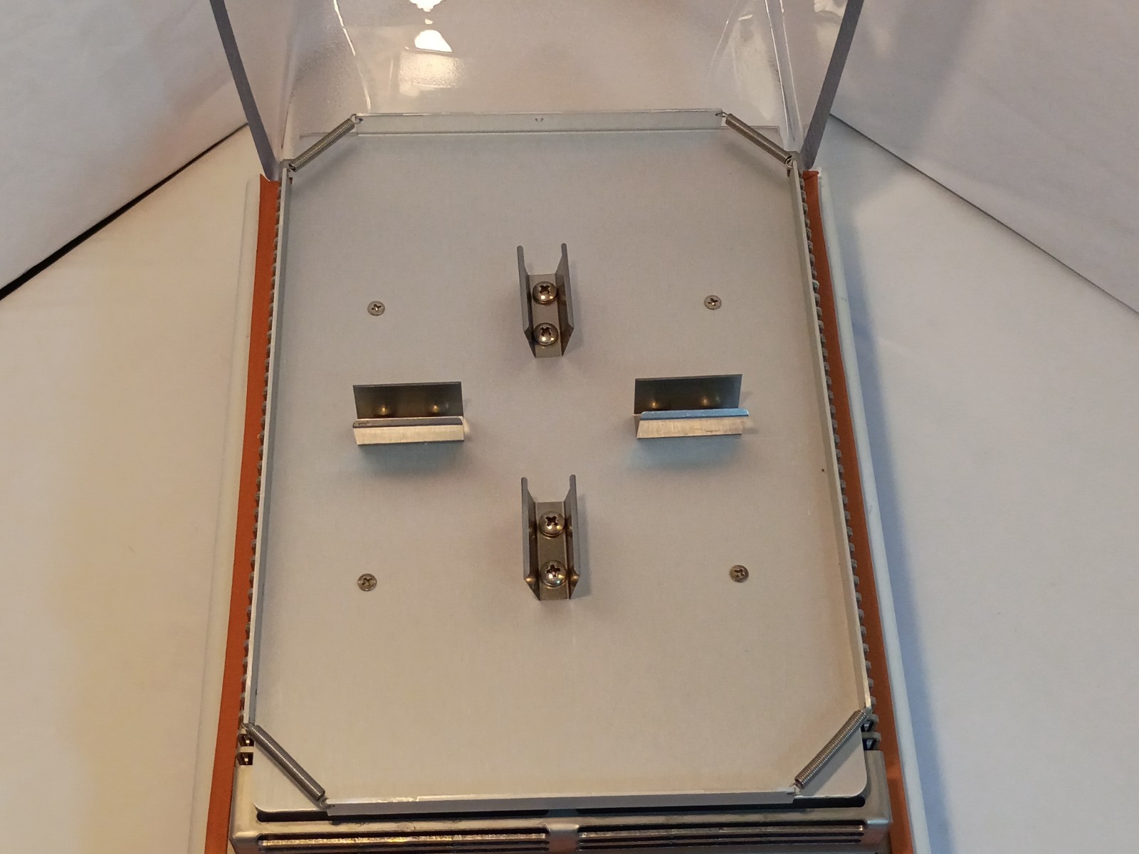 Fisherbrand Incubating Microplate Shaker w/ Cover 02217757 Incubator Mixer