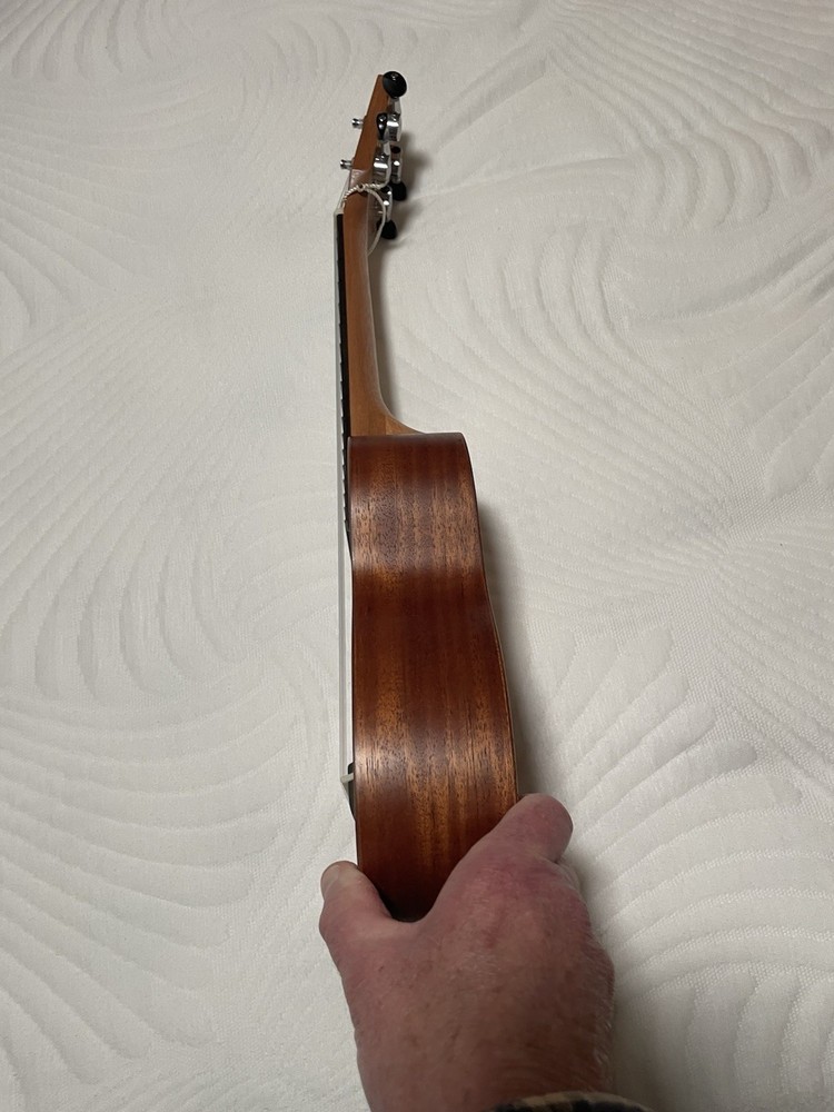 Alvarez RU22S Ukulele Excellent Condition