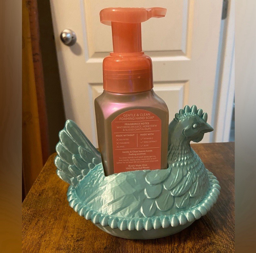 Hen On Nest Foaming Soap Holder