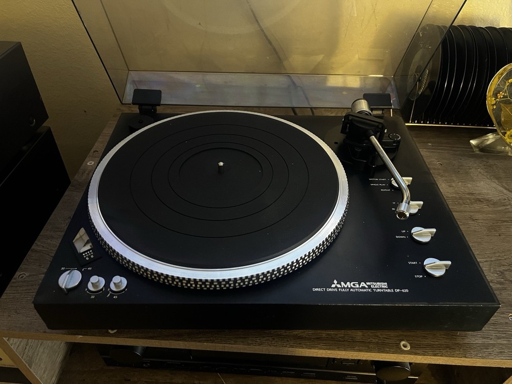 MGA Mitsubishi Direct Drive Fully Automatic DP-620 Turntable  - Fully Functional