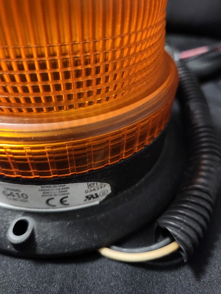 ECCO 6410 Series Amber Strobe Beacon Light Tested And Working 12-80V DC