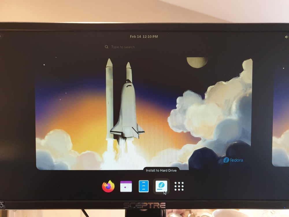 Linux Fedora V43-1.6, 64-bit, Bootable Live and Install USB Flash Drive