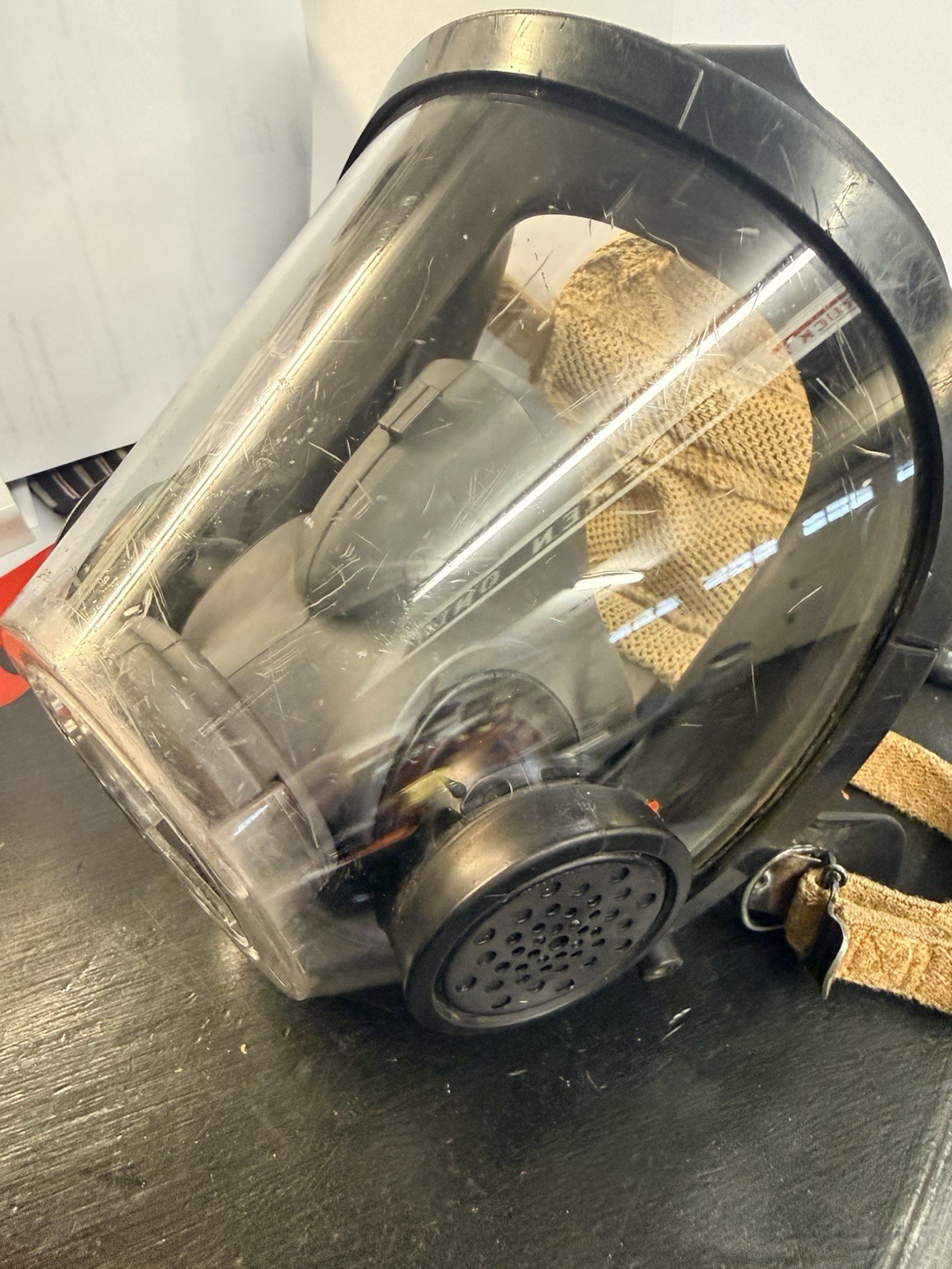 Scott AV-3000 Mask w/ KEVLAR NETTING Firefighter MASK Size Medium