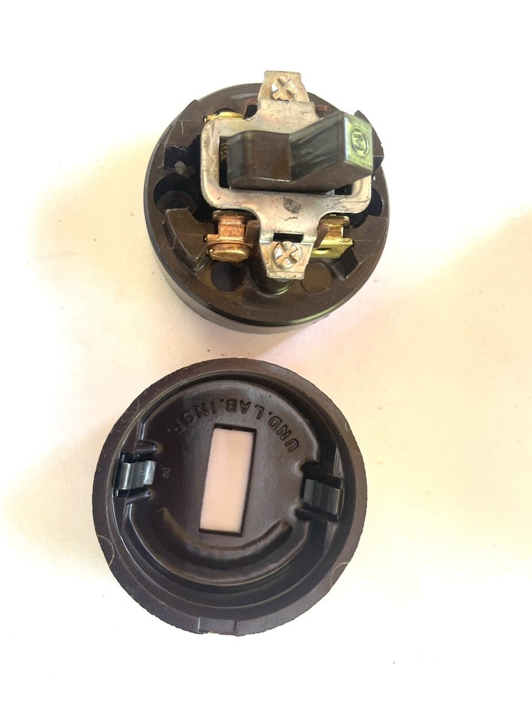 Vintage Monowatt Bakelite Brown Round Toggle Switch - 3 Way Surface Mount - NOS!
