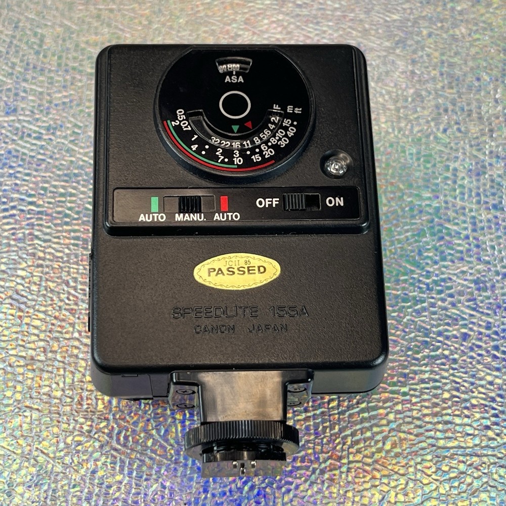 *Condition Issue* Canon Speedlite 155A Universal Hot Shoe Mount Camera Flash