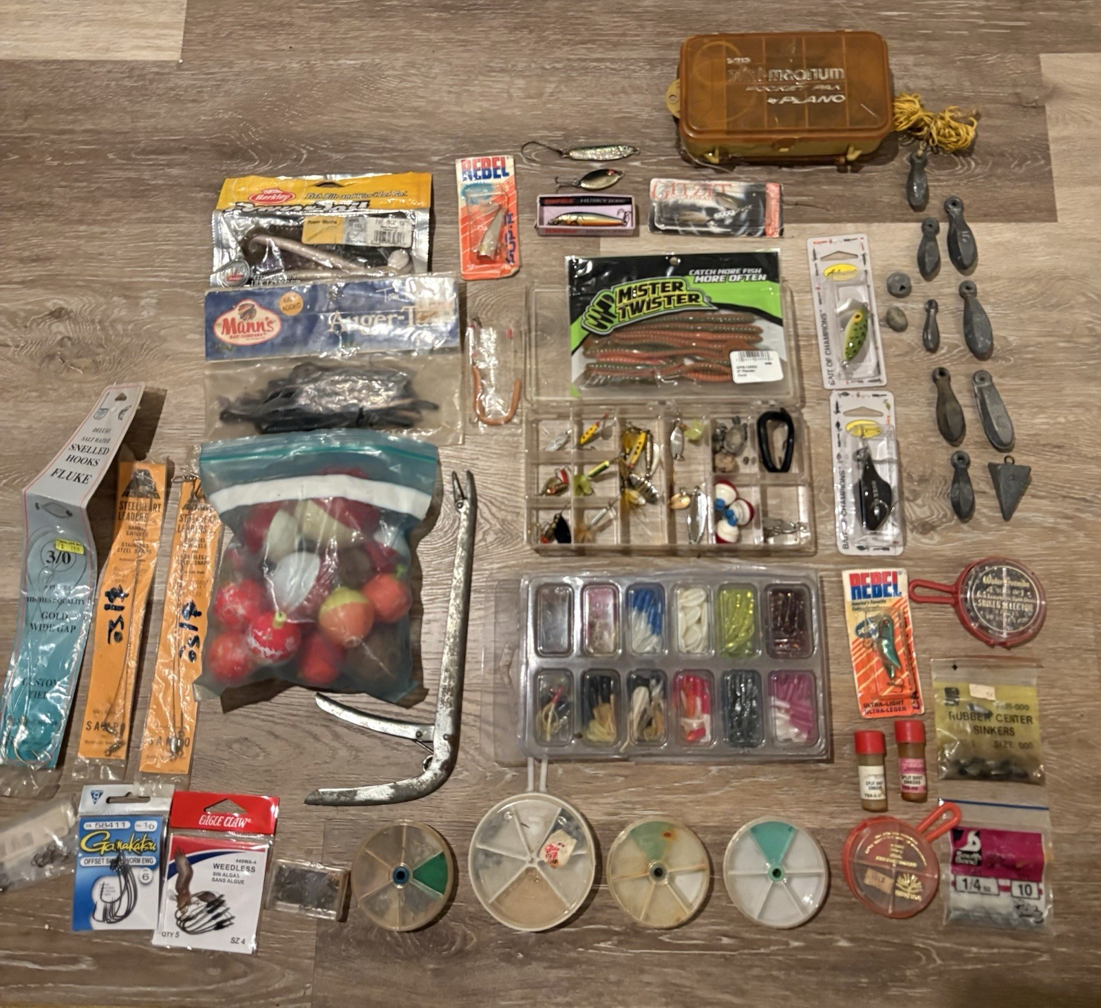 Fishing Bundle: Lures, Sinkers, Hooks, Bobbers, Tackle Box & Misc - Fast Ship!