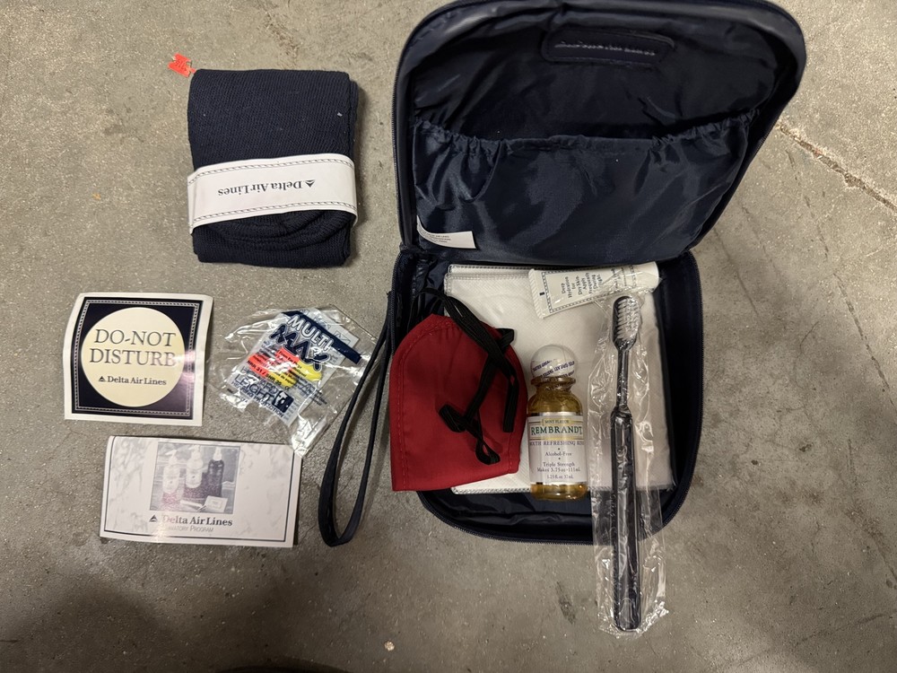 Delta Airline Travel Kit