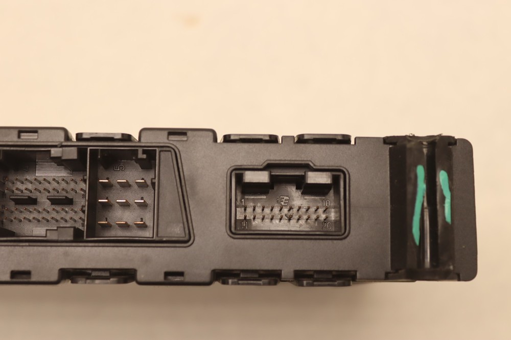 2018-2023 PETERBILT 579 PACCAR VECU CAB CONTROL MODULE UNIT OEM