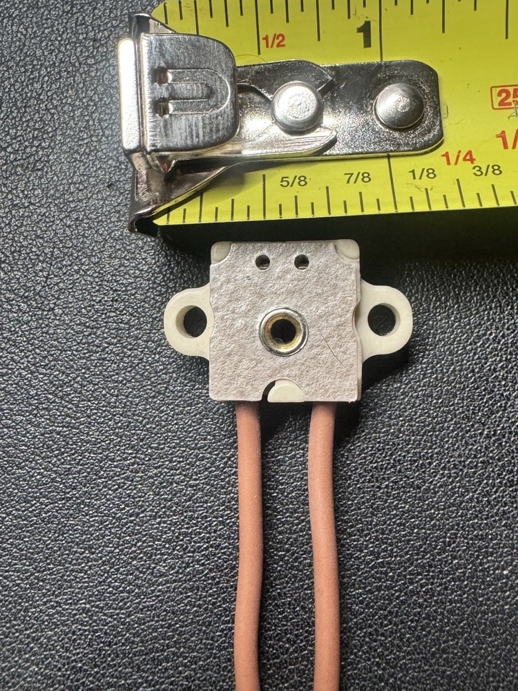 990 Ceramic Halogen Lamp Socket G4