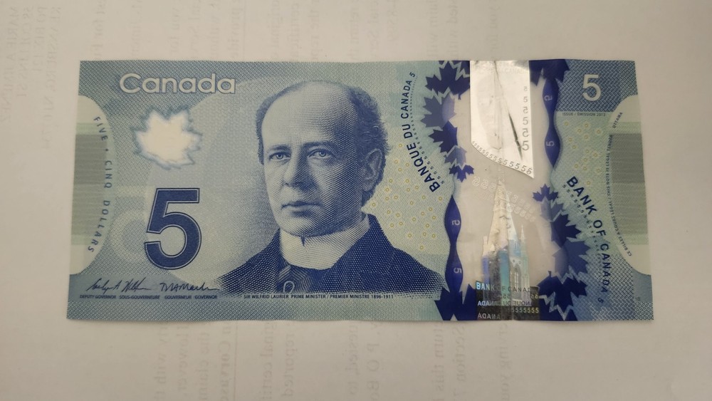 2013 $5 Canada Bank Notes (Two bills)