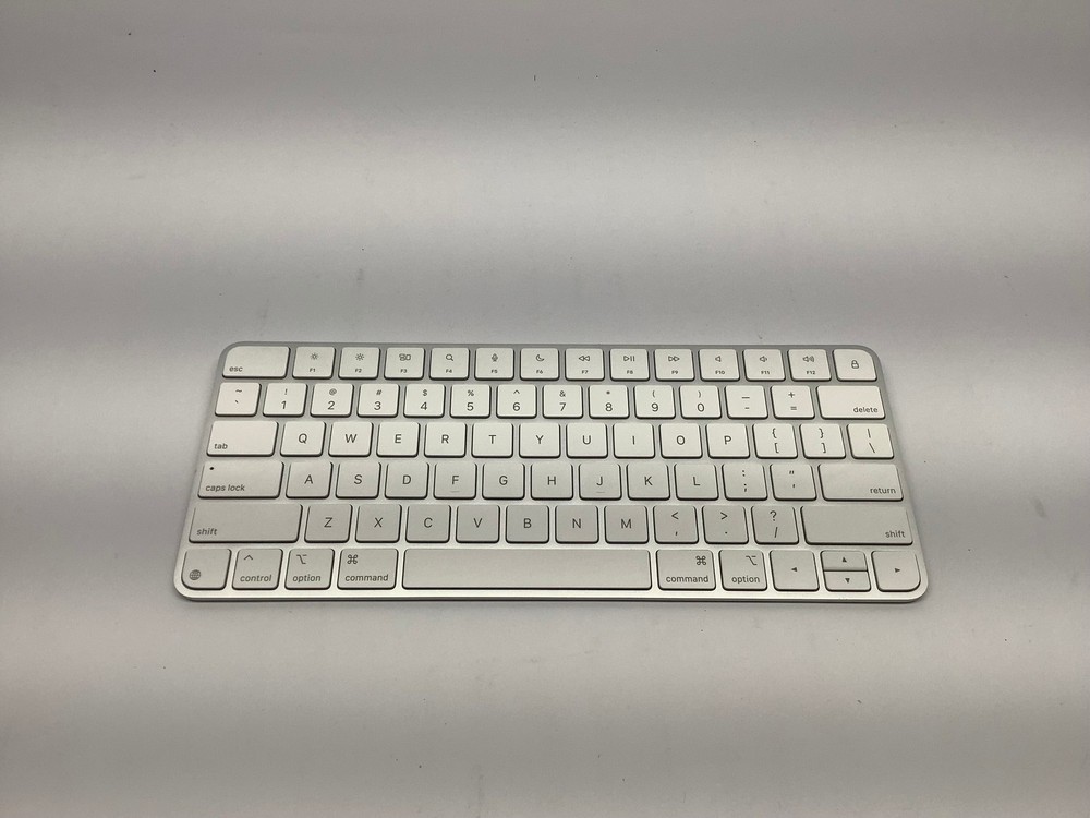 Apple Magic Keyboard A3203 - VGC