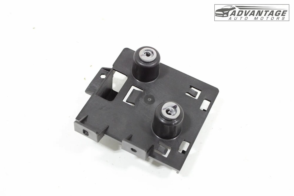 2017-2023 GMC ACADIA KEYLESS THEFT LOCKING COMPUTER CONTROL MODULE BRACKET OEM