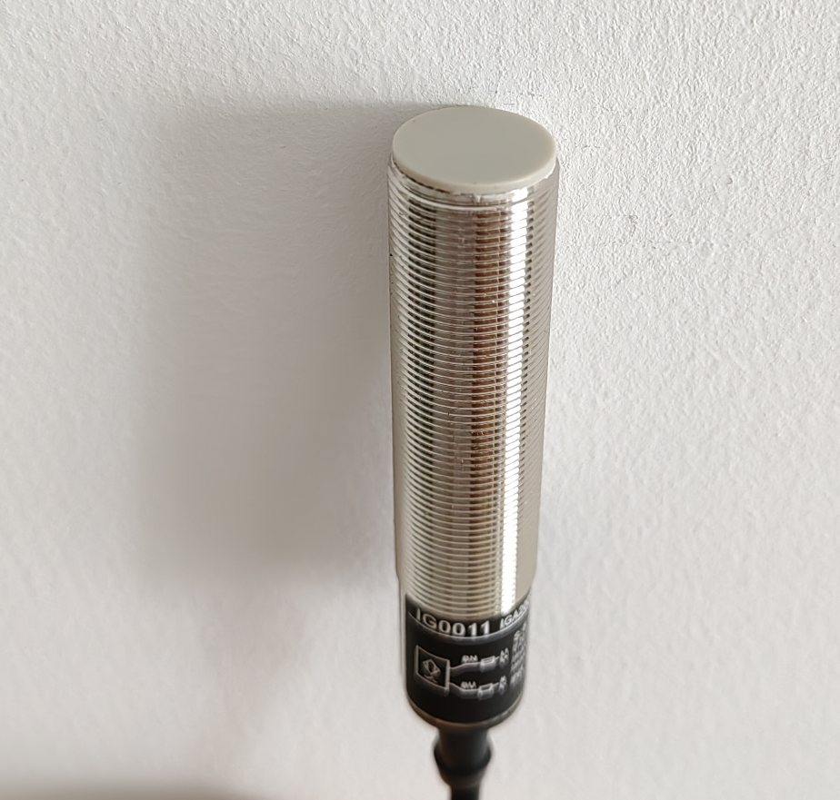 For IFM IG0011 Inductive Sensor 20...250 AC/DC New