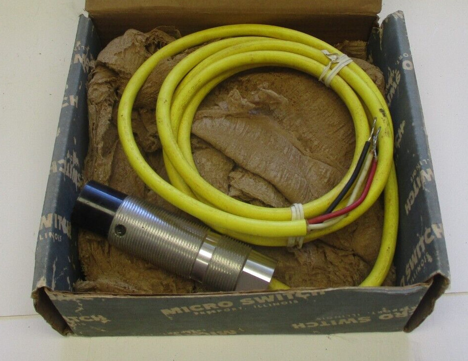 HONEYWELL MICROSWITCH P/N: EYCD16D3-2 PROX SWITCH OUTPUT 1.2A & BREAK 7.5A MAKE