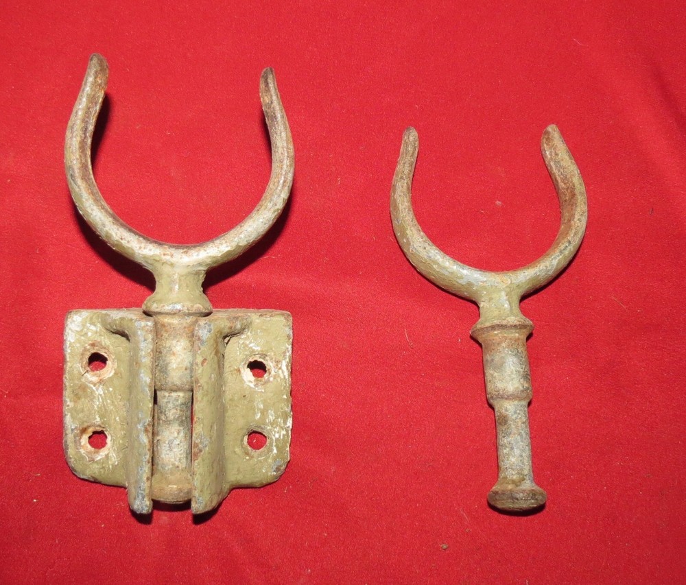 GALVANIZED CAST IRON PAIR 2" OPENING  ROW BOAT OAR LOCKS
